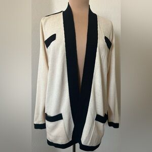 St. John Black and Cream Knitwear